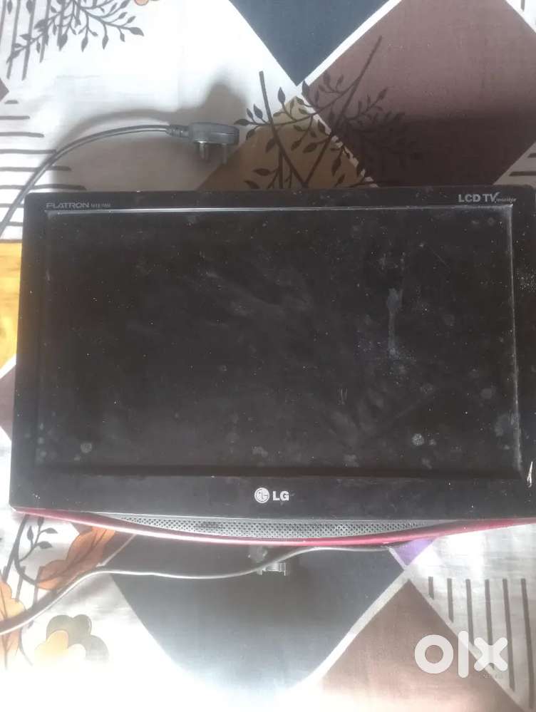 LG 24/INCH LCD TV OR MONITOR