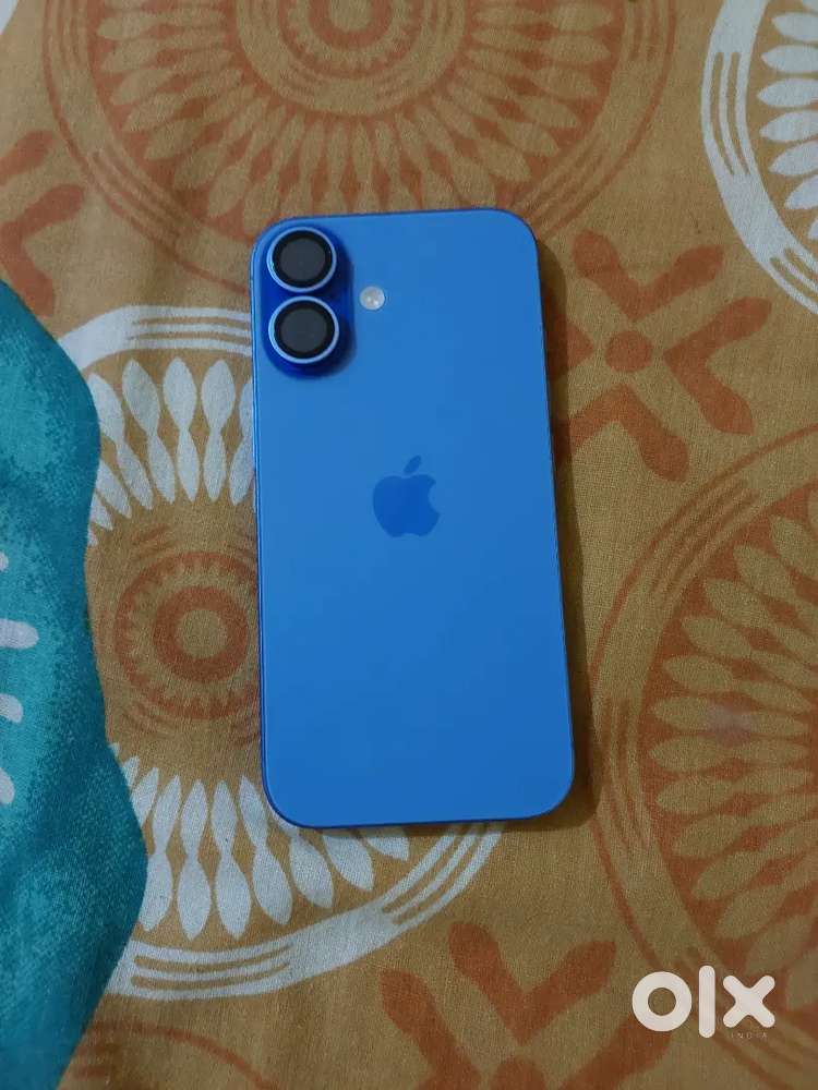 Iphone 16 (5 day old)