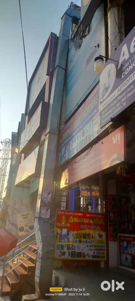 Ventilation outdoors partition 2 stoves 13 table set