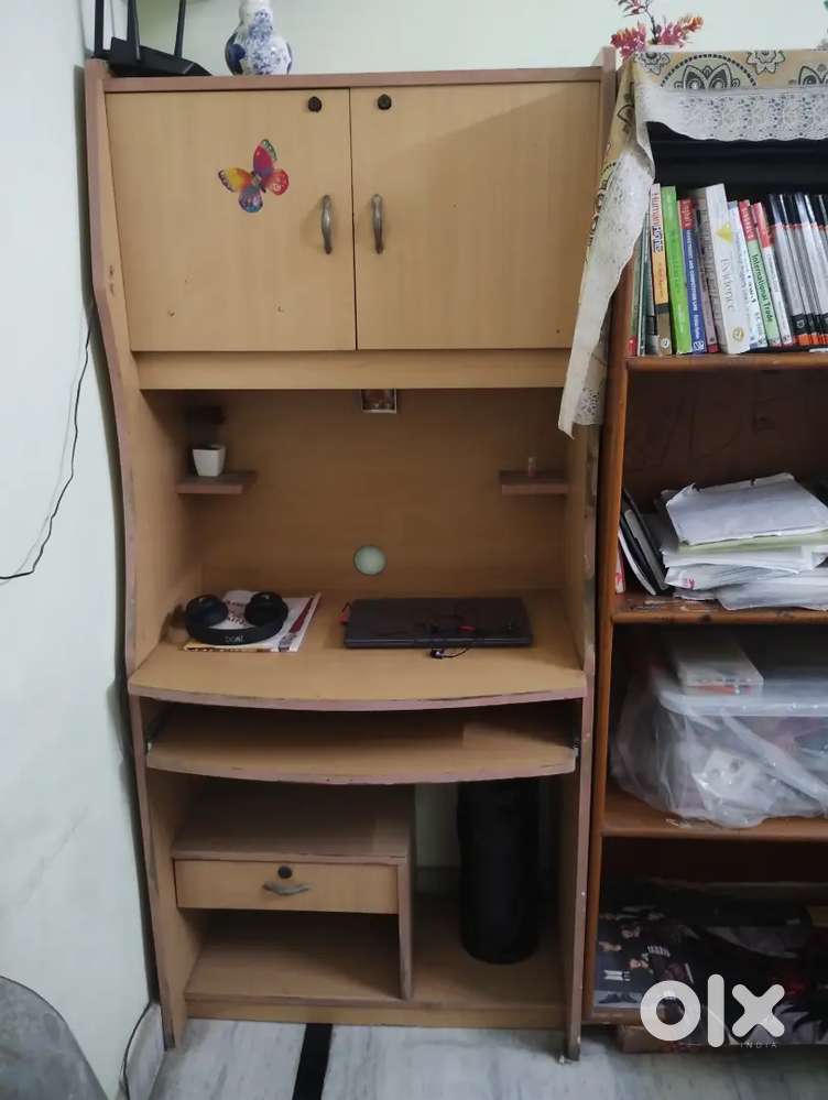 Wooden computer table