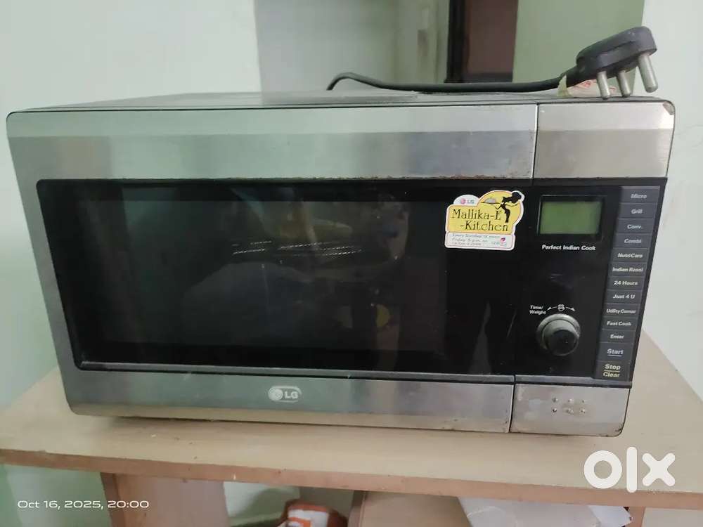 LG Microwave good working condition