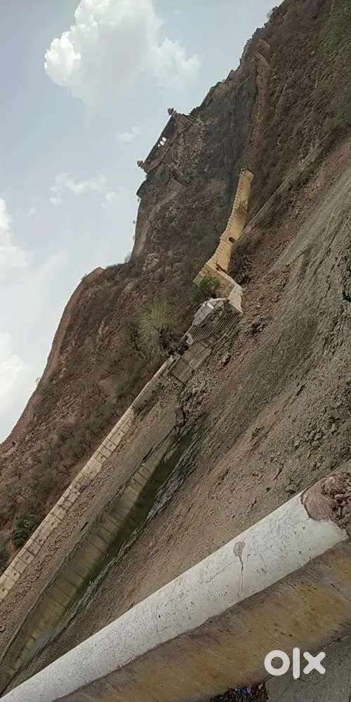 Commercial property in Raja Park