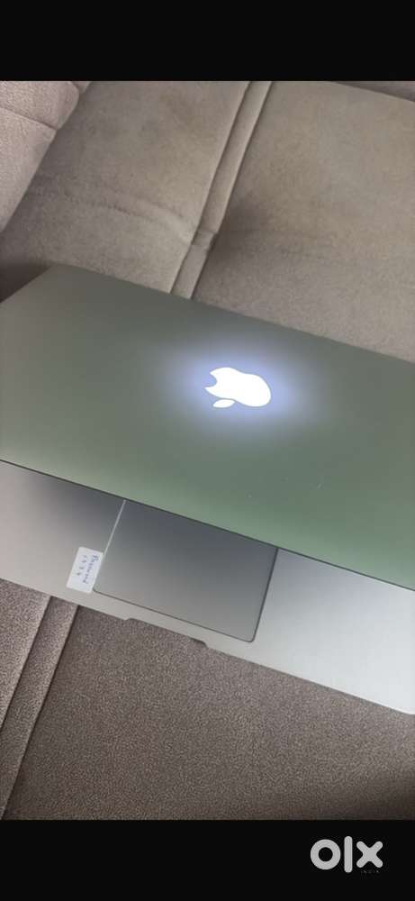 Apple MacBook Air awesome condition 23000