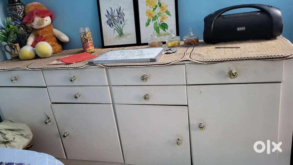 Wooden counter table