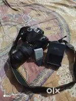 Nikon D5200 DSLR  in good condition