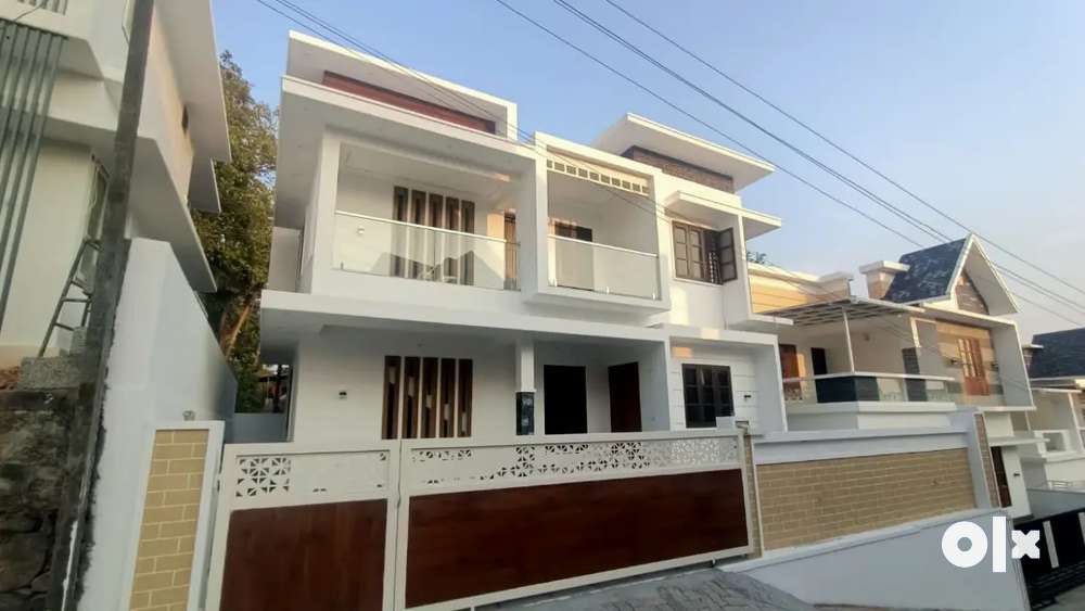 Kakkanad thevakkal thengod road 4 cent 3 bhk new house