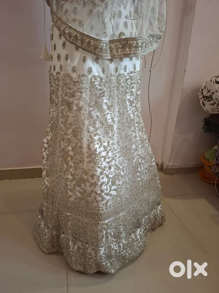 Linga color of white diamond