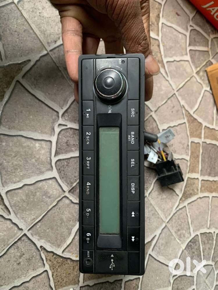 4 wheeler audio set 2nos numbers.