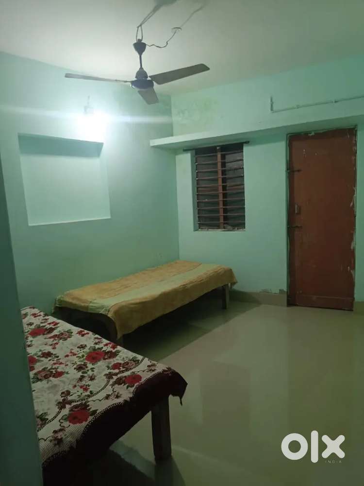 Single Rooms for bachelors 8000 + electricity