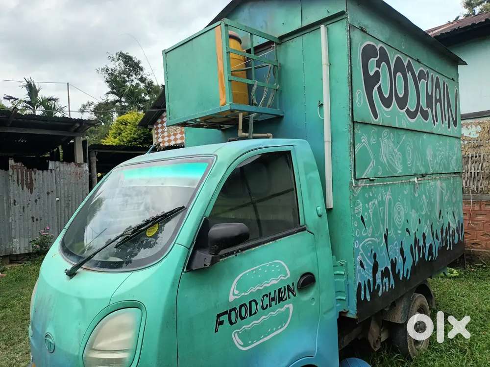 fancy food van with good lights