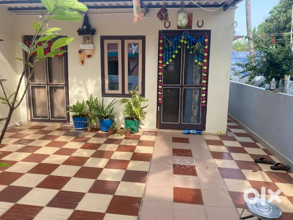 Argent sale indvidual house good vasthu  east & west facings