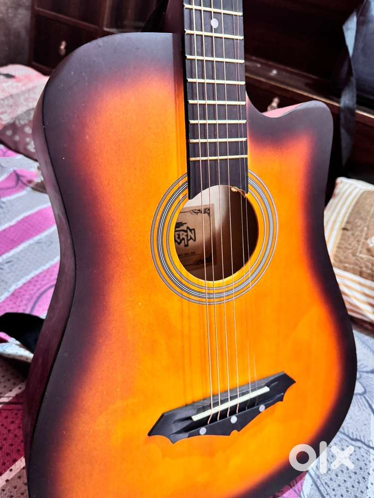 Intern company guitar