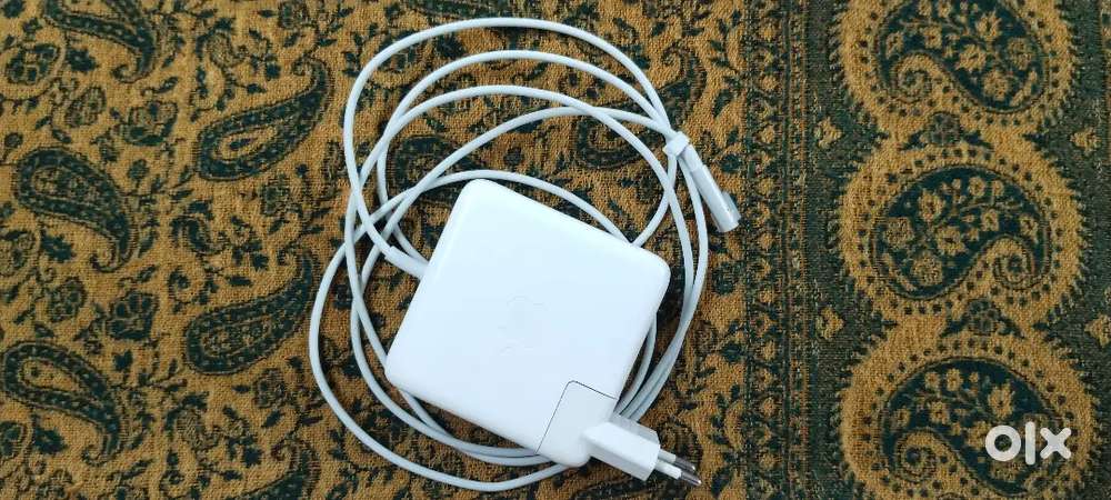 MacBook Pro Neat condition with MAINSTAGE