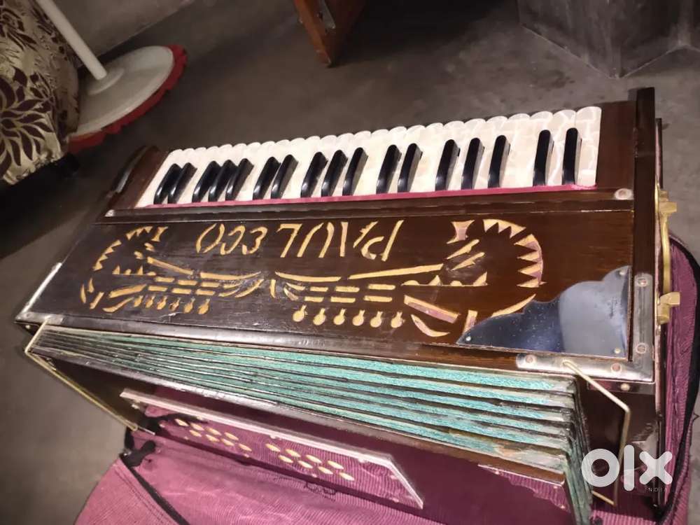 Harmonium for selling . Make by Paul and company.new condition,