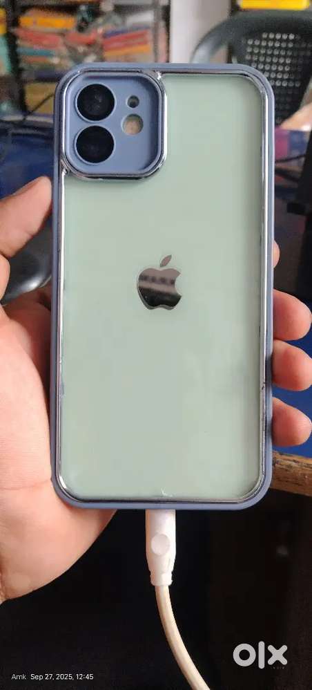 I Phone 12 5g 6 month old with Box