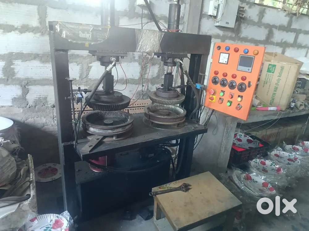 Paper plate making machine