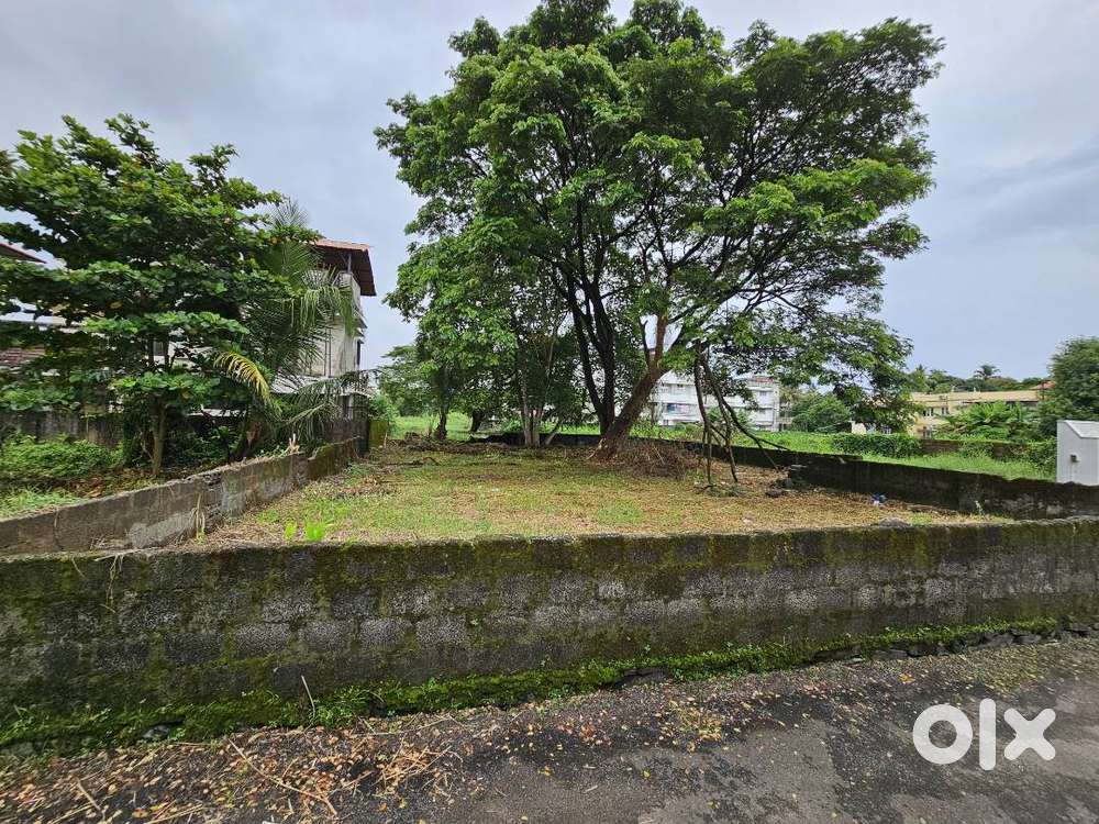10 cents house plot in Kaloor LF Garden