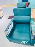 Salon chair 4 pedicure sofa 1 jacuzzi 1hair wash basin and chair
