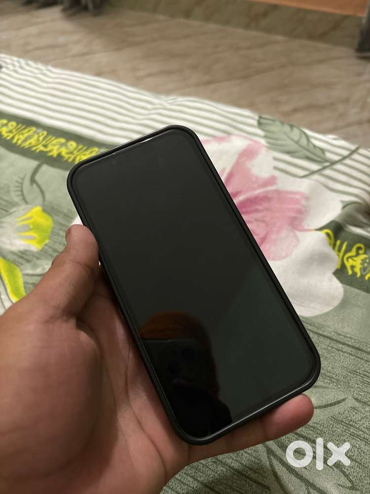 Iphone 13 scratchless condition