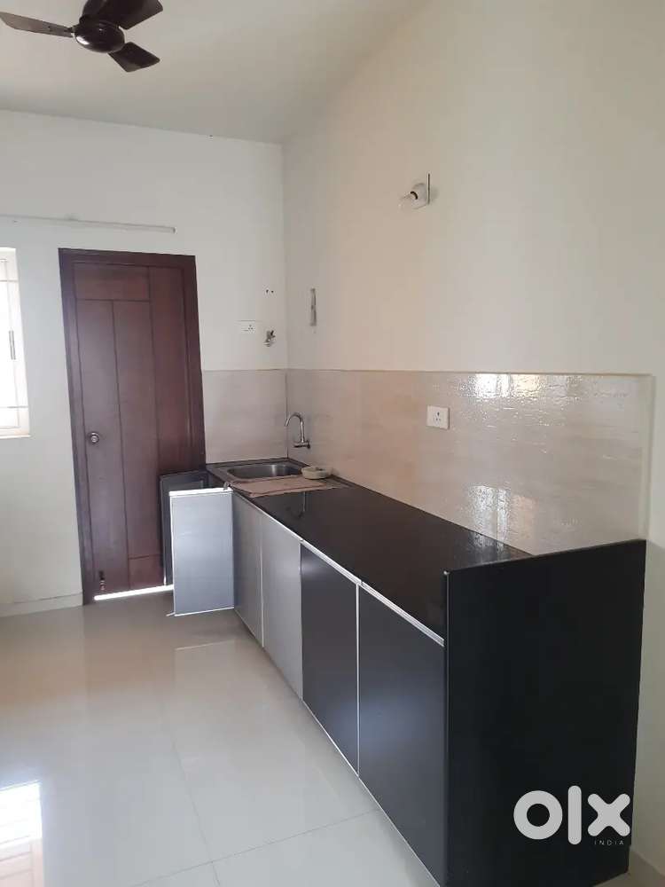 3bhk semi furnished flat Valencia circle