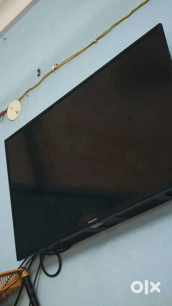 Panasonic Tv 32 inch Display Broken Sound Boxes Working