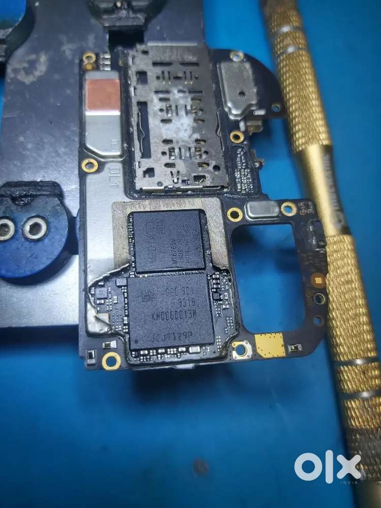 I am a mobile technician. I need a job. I know all the Android mobile