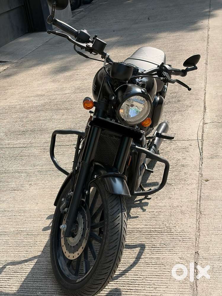 Black Jawa 42 , 393 km used.