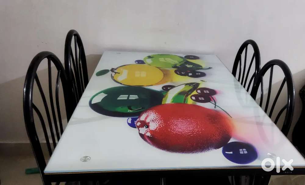 10000 ,4 seater dinning table( transfer)
