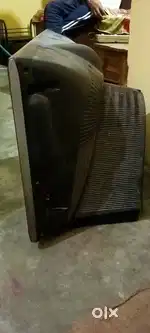 Old CRT TV in Good Condition – Perfect for Retro Gaming & Cable TV
