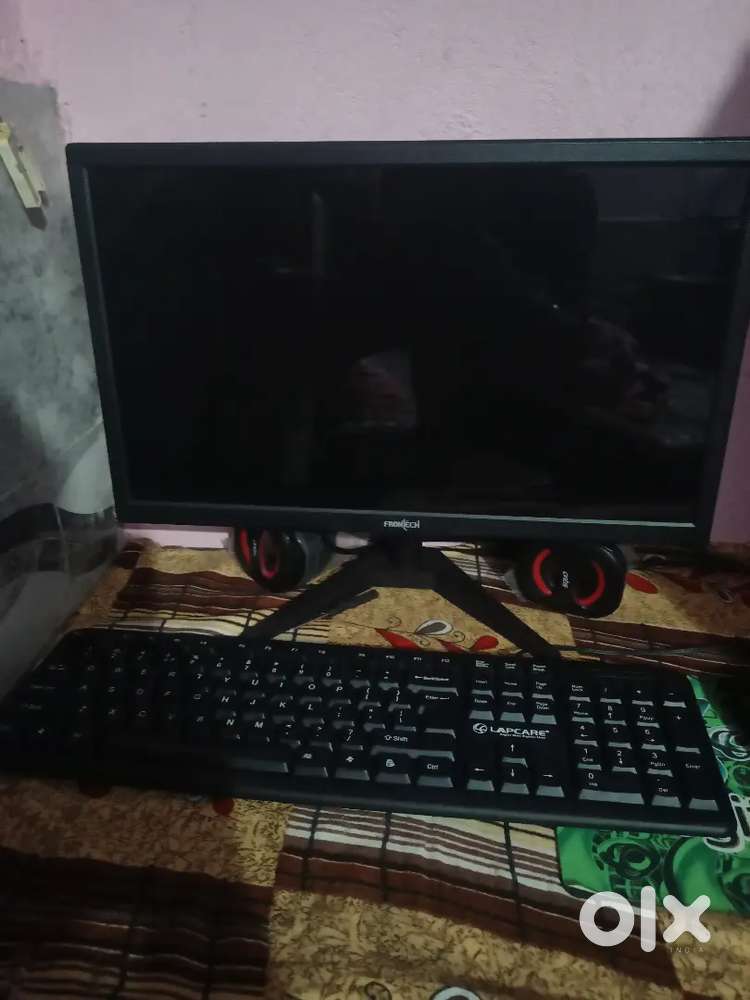Frontech. Window 11.8 gb ram 256 ssd