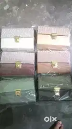 Ladies purse lene wale contact kare whoolseel