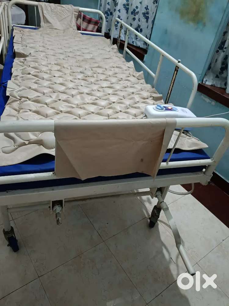 Full fowler hospital bed with abs along with air mattress- price 11000