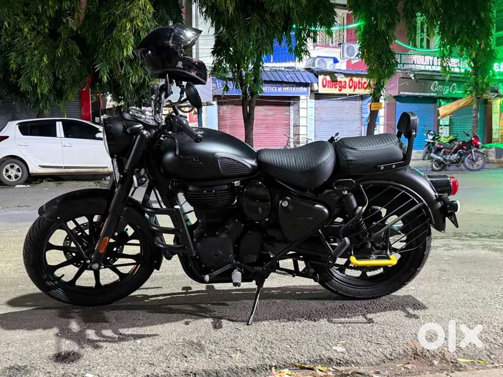 Brand New Bike. Selling Price 250000 all accessories added.