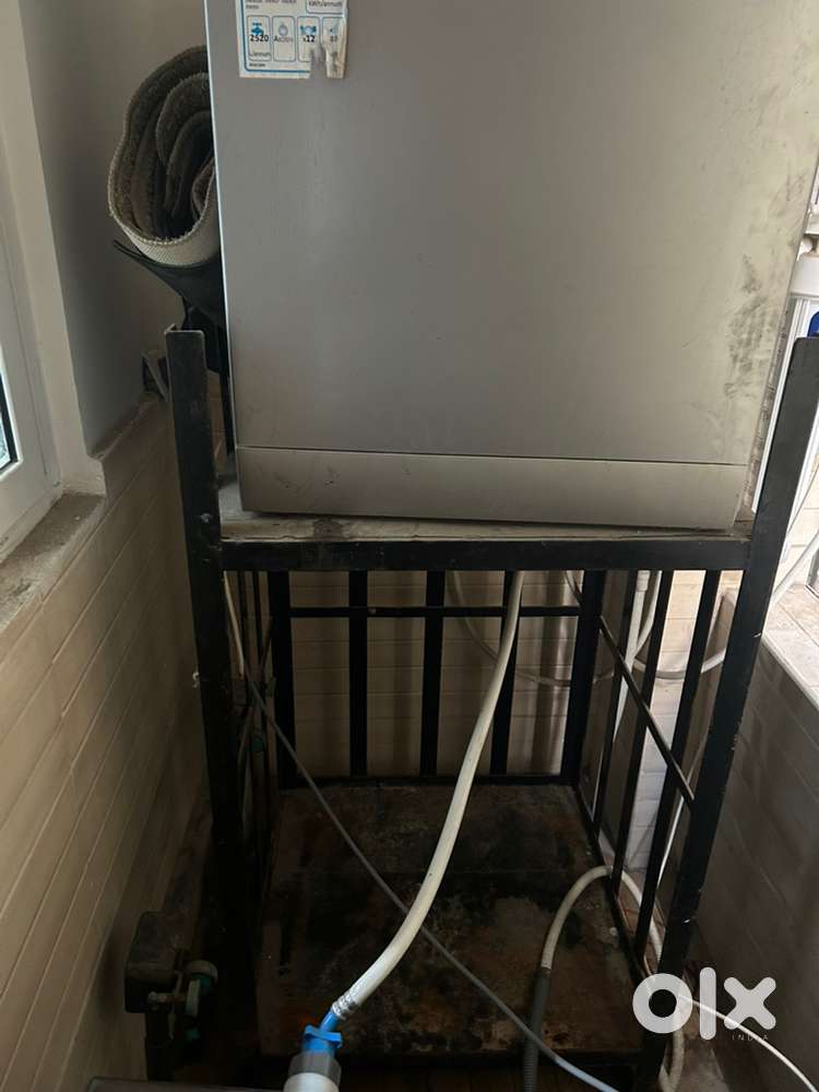 Washing machine stand