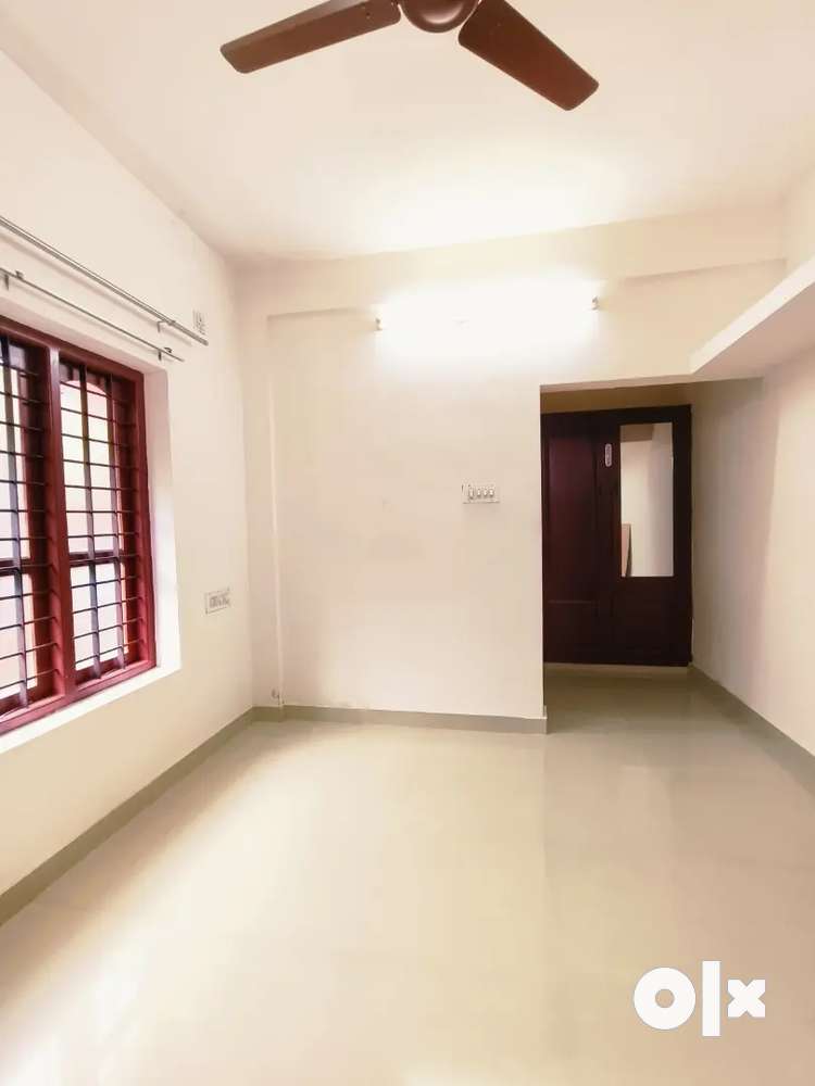 Family only : 2 Bhk Apartment For Rent At kakkanad Seaport Airport Rd