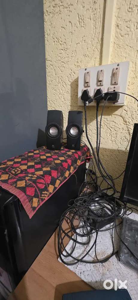 Sell monitor, speaker, mouse & key board