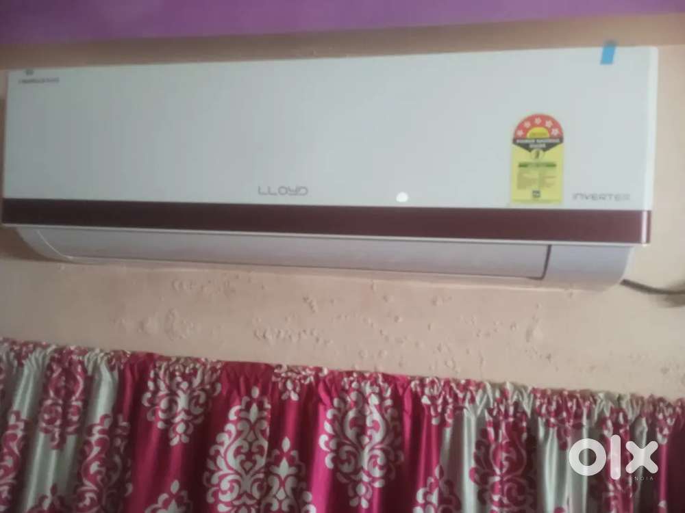 Loyad inverter A.C (15 months old) 5*