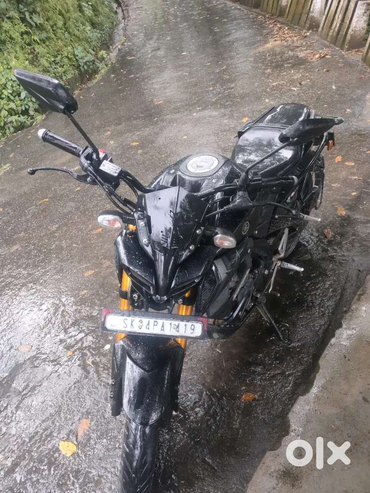 YAMAHA MT 15