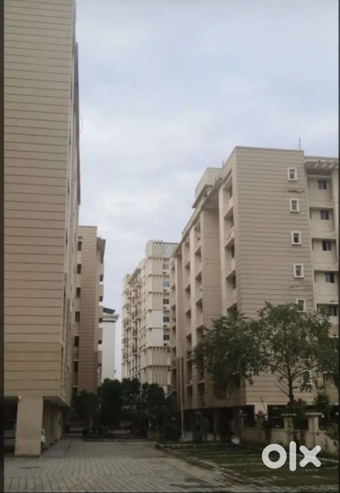 Royal Aawas 2bhk available price 45,00,0000/-