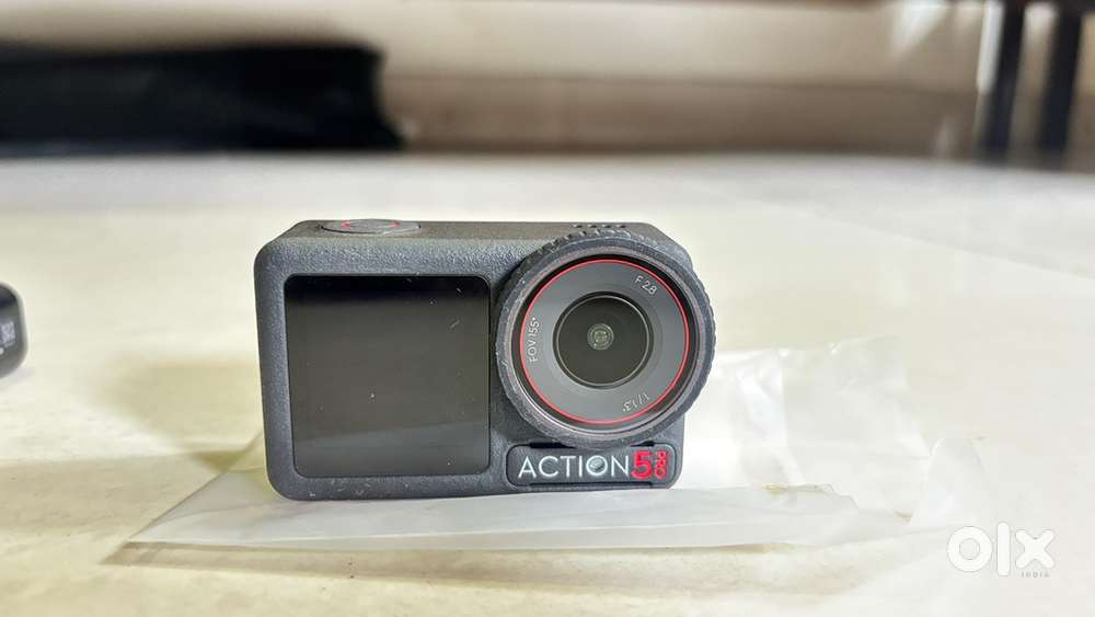 Im selling my Dji action 5 pro advanture combo only 2 times used (New)