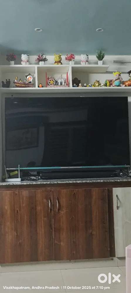 Excellent nokia TV 65inches with JBL bar attached 200watts sound