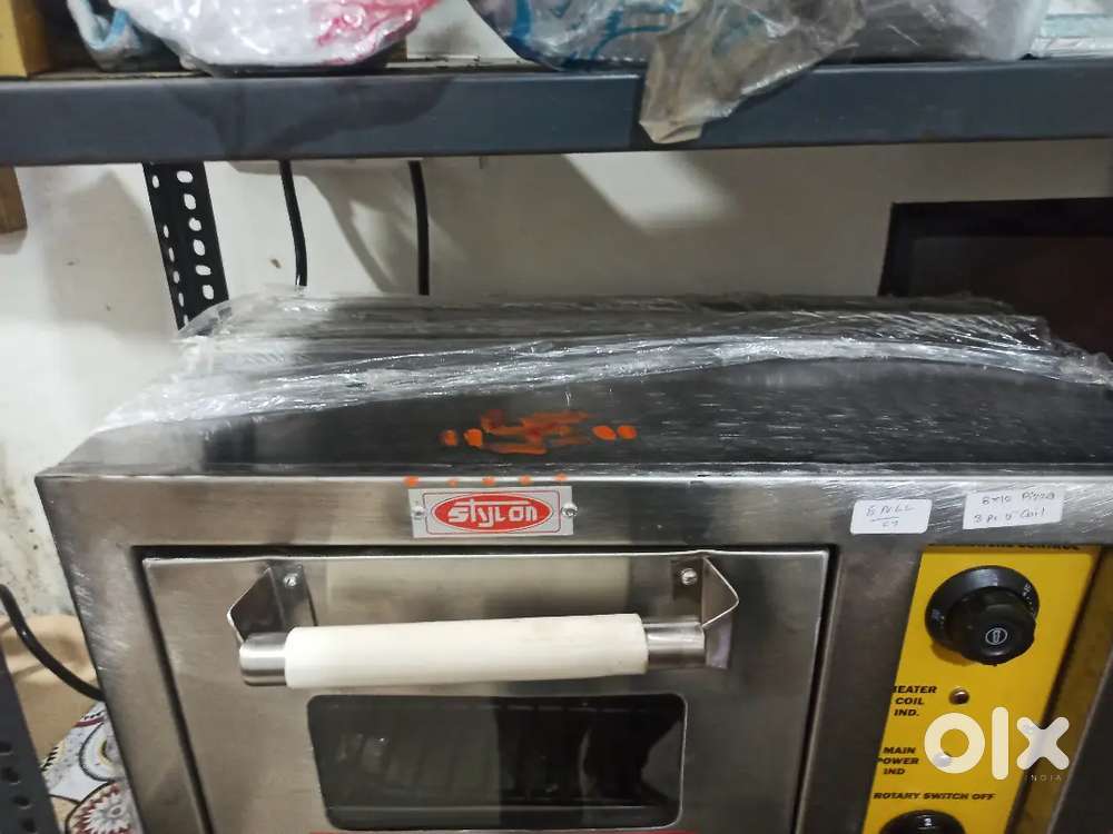 Commercial pizza oven