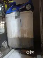 whirlpool washing machin 7 kg semi Automatic