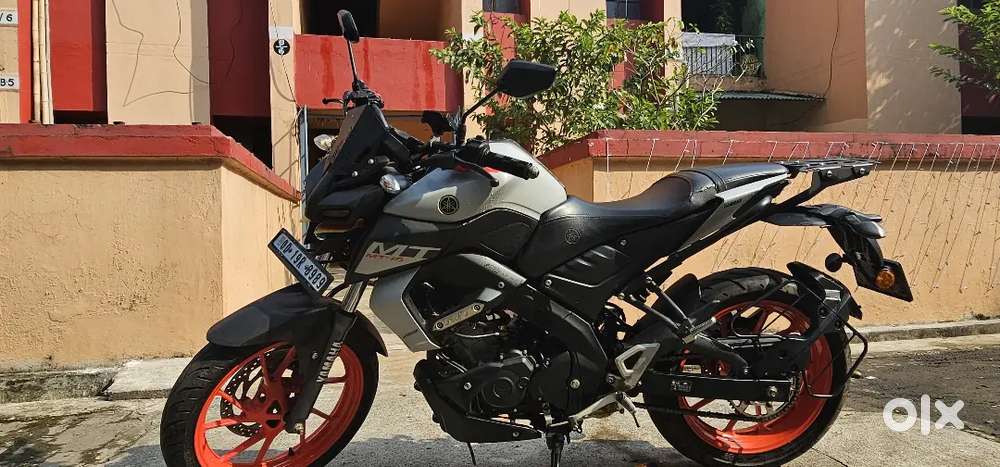 MT 15 Ice Vermilion  Excellent Condition  20000KMs