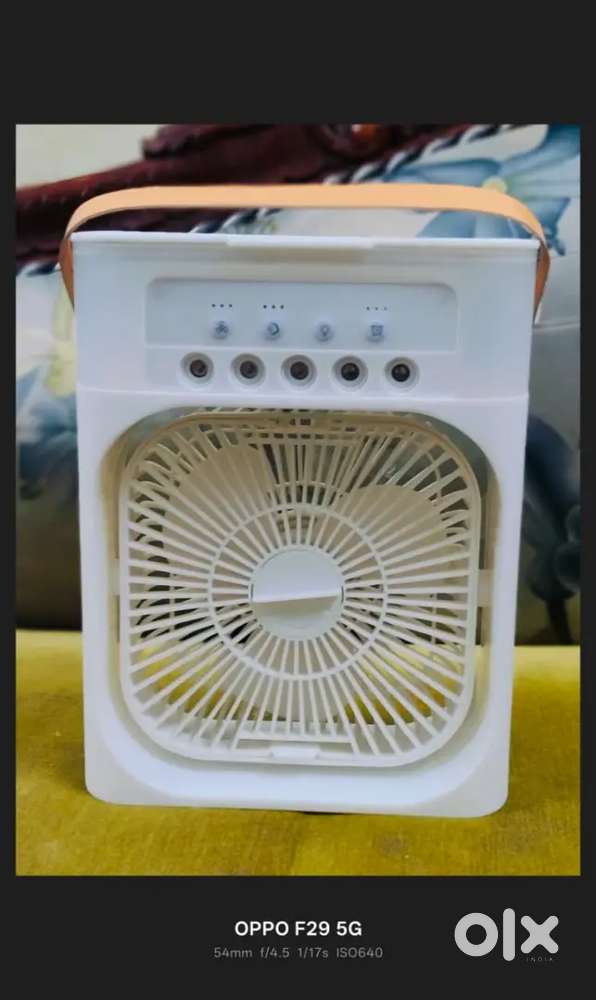 UNIVERSAL MINI MIST FAN...NEW
