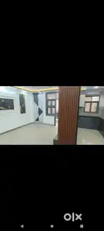 Spacious 3 BHK Flat, 100 Gaj in Mansaram Park for Sale (Loan Facility)