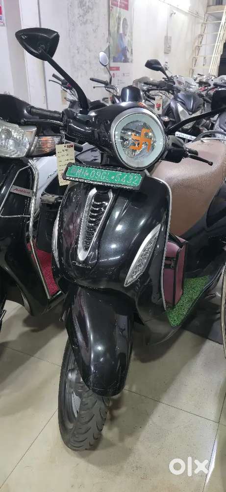 BAJAJ CHETAK PREMIUM 2413 2023 sept