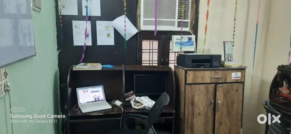 One cabin 6 seat full furnished office near dwarka mor metro 16000 rs