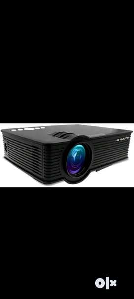 I gate projector in mint condition in only 5000