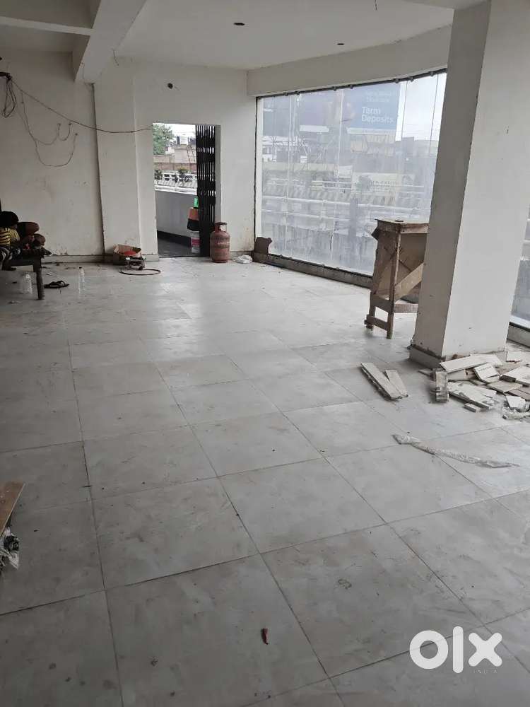 On road property 3rd floor